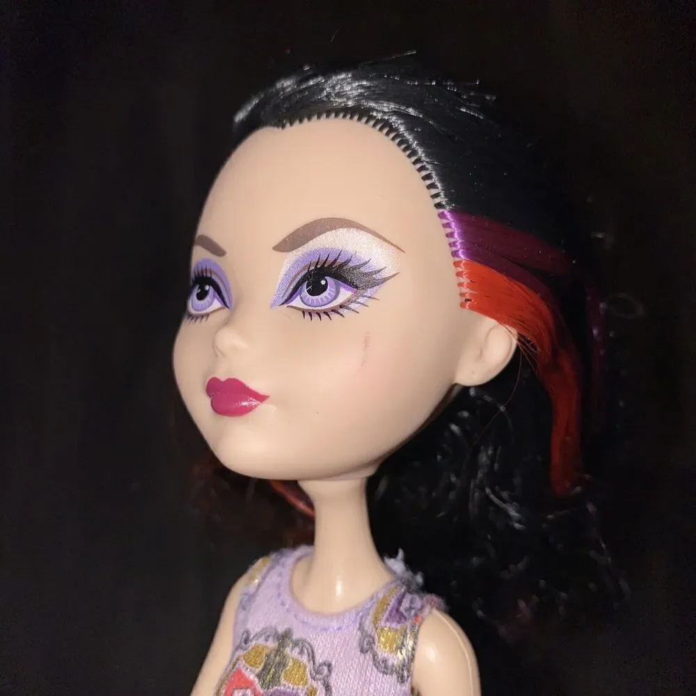 Ever After High RAVEN Queen School Spirit Doll